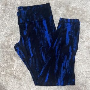 Cute black/blue leggings!! 💙🖤
